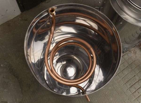 Kühlanlage aus Edelstahl und Spiral aus Kupfer